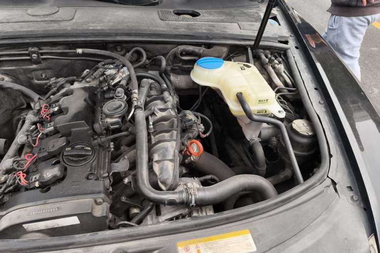 Used Audi A6L 2011 2.0 TFSI automatic Comfort trim Engine Bay Left
