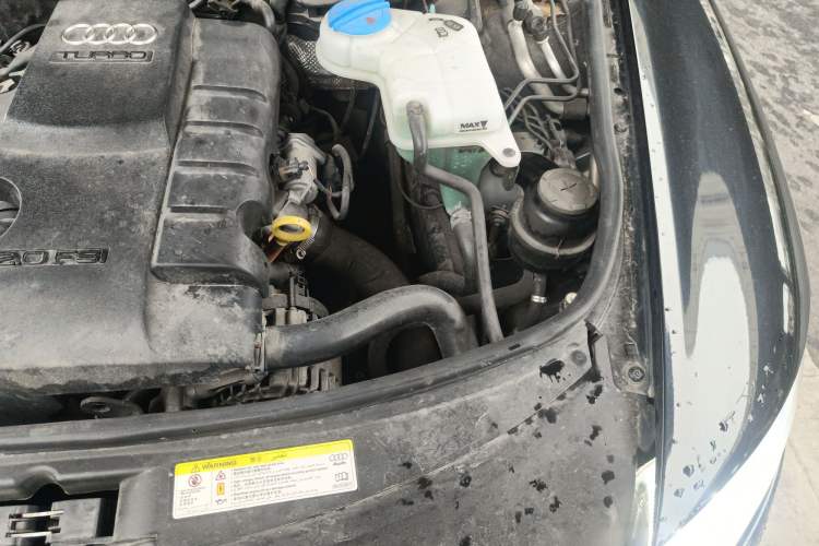 Used Audi A6L 2011 2.0 TFSI Automatic Standard Edition Engine Bay Left