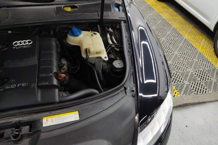 Used Audi A6L 2011 2.0 TFSI Automatic Standard Edition Engine Bay Left