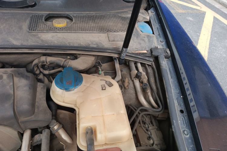 Used Audi A6L 2011 2.4L Technology Edition Engine Bay Left