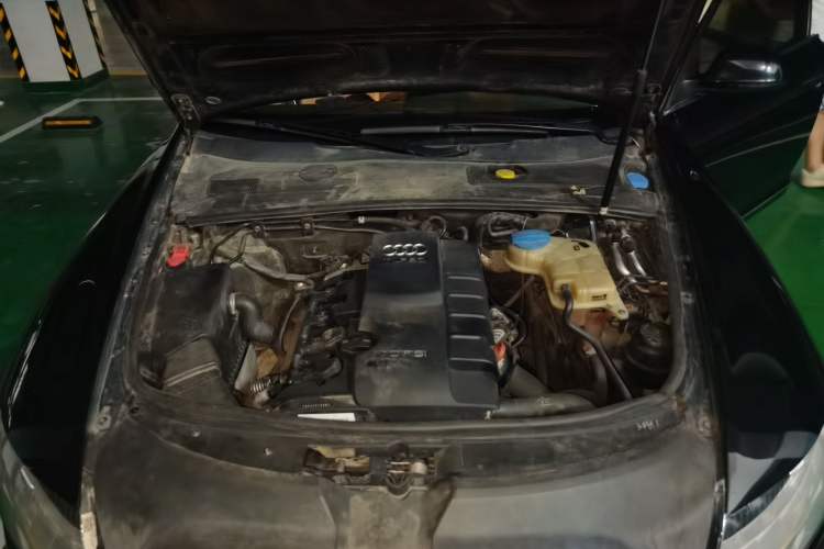 Used Audi A6L 2011 2.0 TFSI automatic Comfort trim Engine Bay