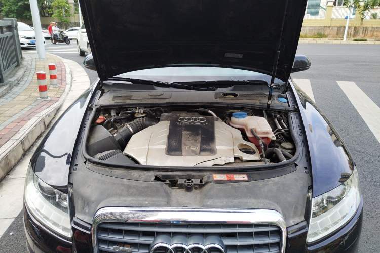 Used Audi A6L 2011 2.7 TDI Comfort Model Engine Bay