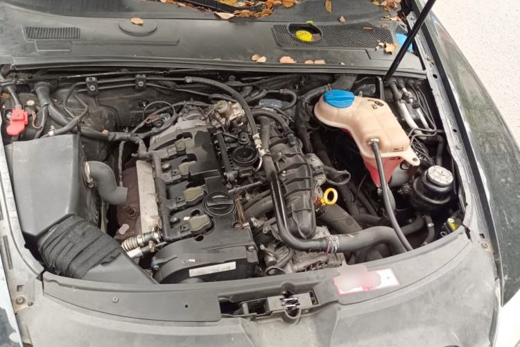 Used Audi A6L 2011 2.0 TFSI automatic Comfort trim Engine Bay