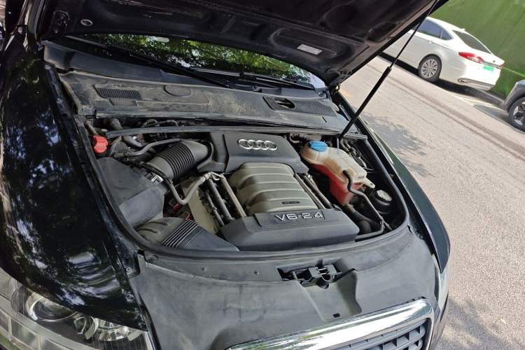 Used Audi A6L 2011 2.4L Comfort Edition Engine Bay