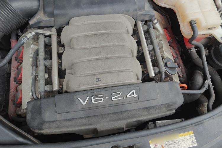 Used Audi A6L 2011 2.4L Comfort Edition Engine Bay