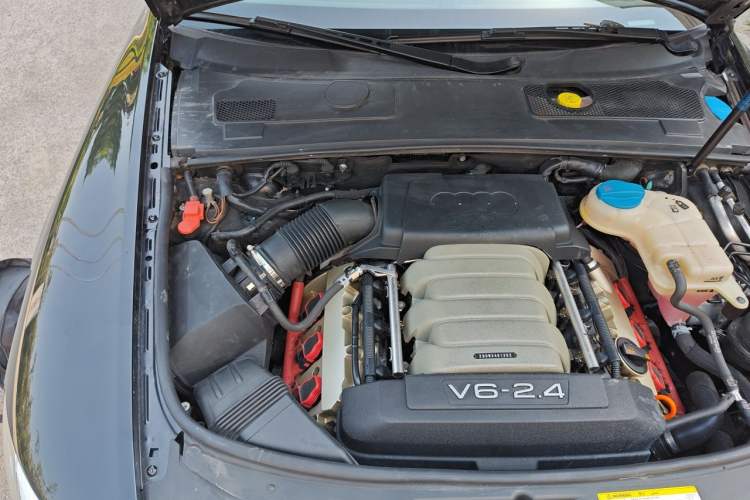Used Audi A6L 2011 2.4L Comfort Edition Engine Bay Right