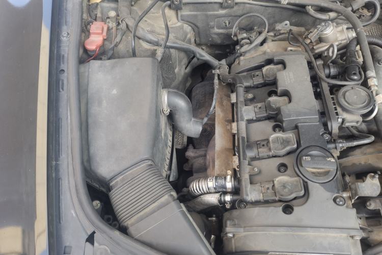 Used Audi A6L 2011 2.0 TFSI Automatic Standard Edition Engine Bay Right