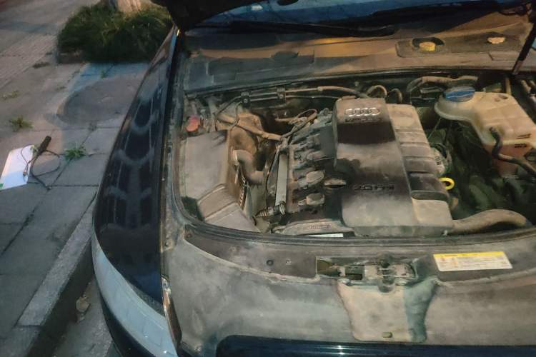 Used Audi A6L 2011 2.0 TFSI Automatic Standard Edition Engine Bay Right