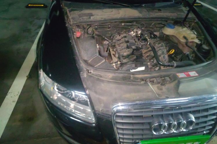 Used Audi A6L 2011 2.0 TFSI Automatic Standard Edition Engine Bay Right
