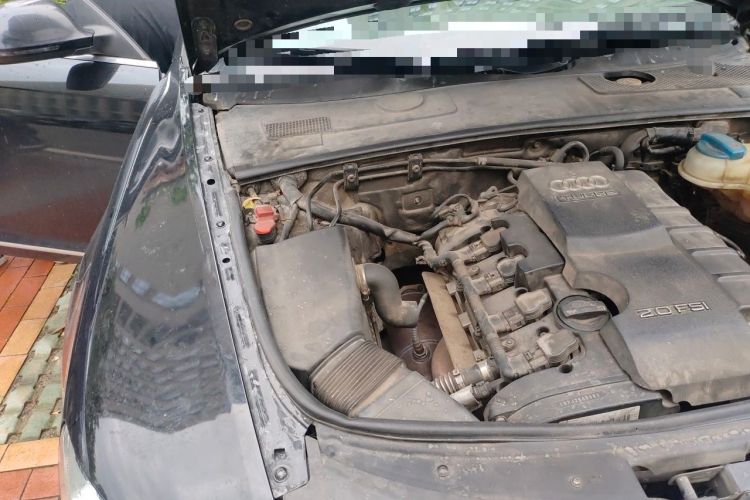 Used Audi A6L 2011 2.0 TFSI Automatic Standard Edition Engine Bay Right