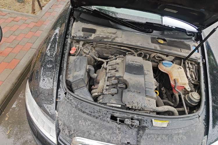 Used Audi A6L 2011 2.0 TFSI automatic Comfort trim Engine Bay Right