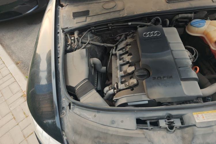 Used Audi A6L 2011 2.0 TFSI Automatic Standard Edition Engine Bay Right
