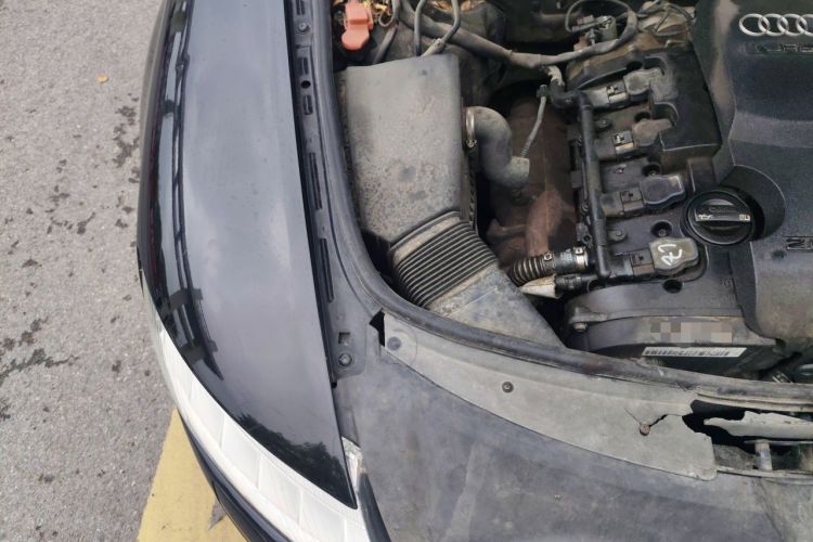 Used Audi A6L 2011 2.0 TFSI Automatic Standard Edition Engine Bay Right