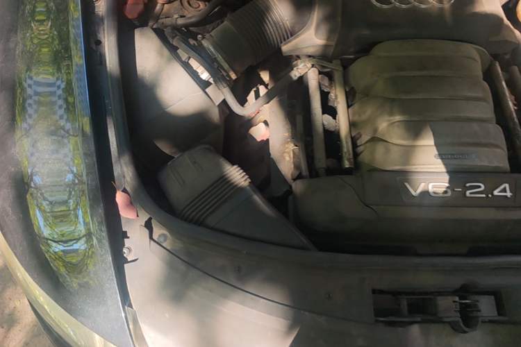 Used Audi A6L 2011 2.4L Technology Edition Engine Bay Right