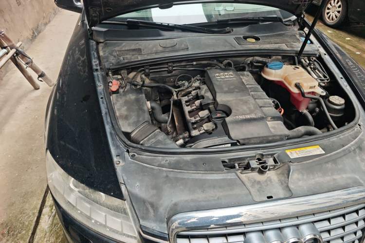 Used Audi A6L 2011 2.0 TFSI Automatic Standard Edition Engine Bay Right