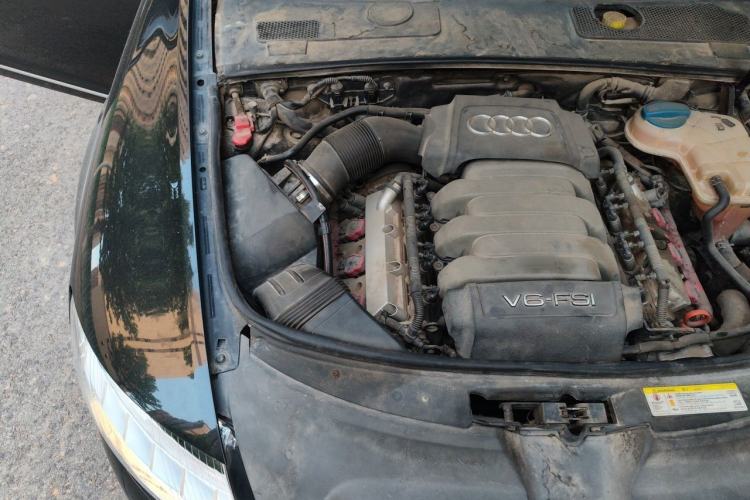Used Audi A6L 2011 2.8 FSI Comfort Model Engine Bay Right