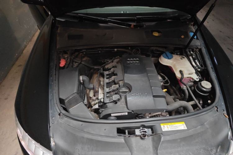 Used Audi A6L 2011 2.0 TFSI Automatic Standard Edition Engine Bay Right