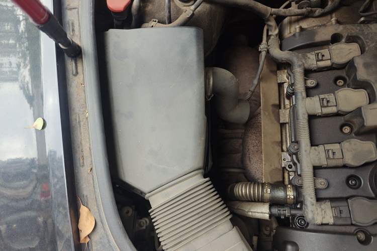 Used Audi A6L 2011 2.0 TFSI Automatic Standard Edition Engine Bay Right