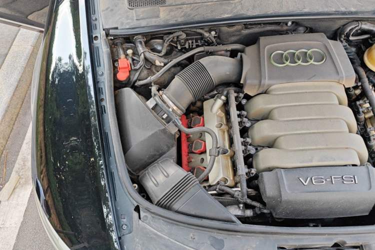 Used Audi A6L 2011 2.8 FSI quattro Luxury Model Engine Bay Right
