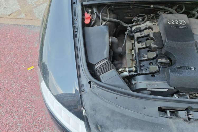 Used Audi A6L 2011 2.0 TFSI Automatic Standard Edition Engine Bay Right