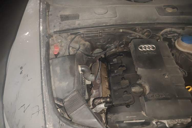 Used Audi A6L 2011 2.0 TFSI Automatic Standard Edition Engine Bay Right