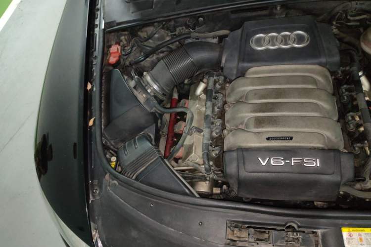 Used Audi A6L 2011 2.8 FSI Luxury Model Engine Bay Right