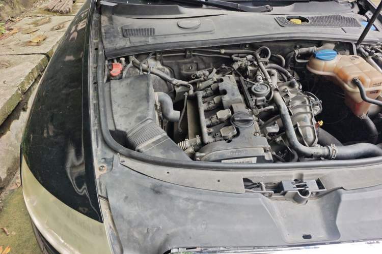 Used Audi A6L 2011 2.0 TFSI automatic Comfort trim Engine Bay Right