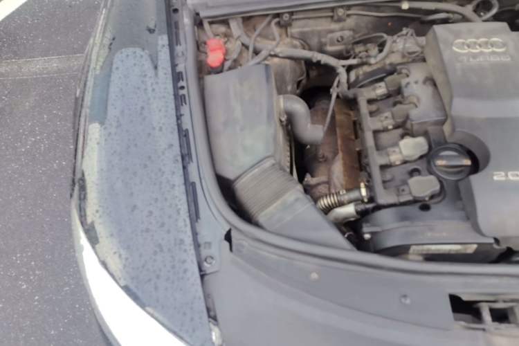 Used Audi A6L 2011 2.0 TFSI automatic Comfort trim Engine Bay Right