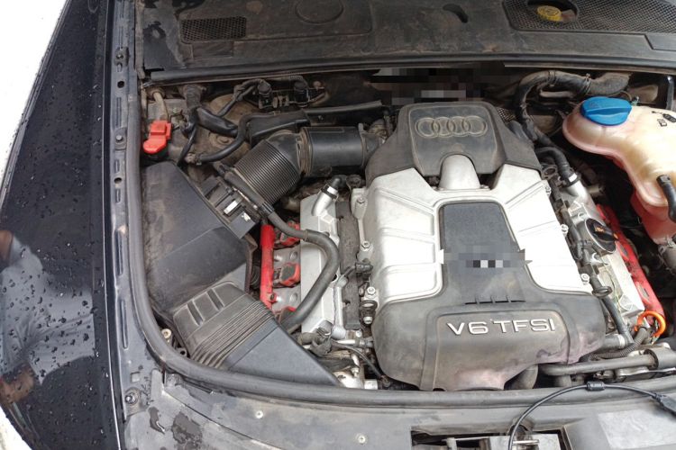 Used Audi A6L 2011 3.0 TFSI quattro Luxury Model Engine Bay Right