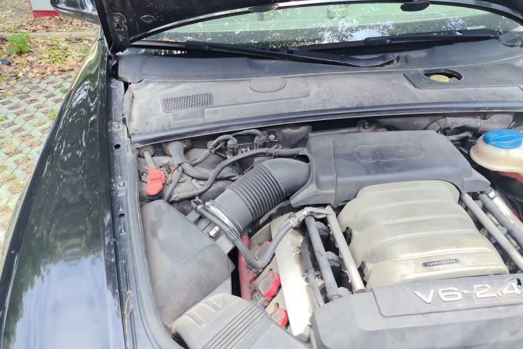 Used Audi A6L 2011 2.4L Technology Edition Engine Bay Right