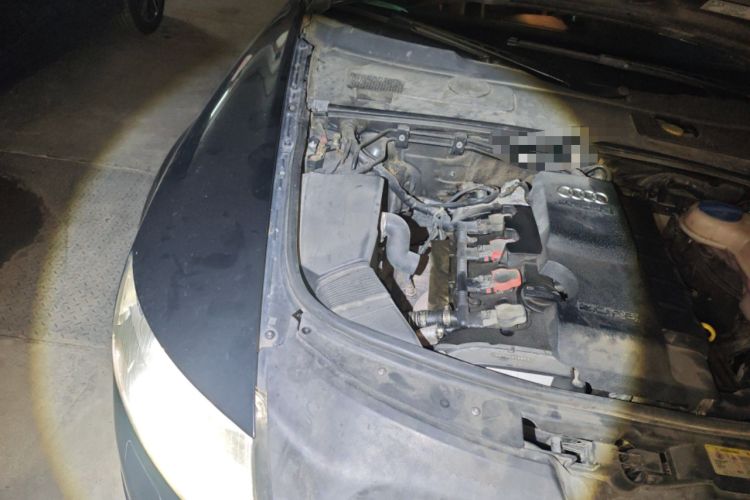 Used Audi A6L 2011 2.0 TFSI Automatic Standard Edition Engine Bay Right