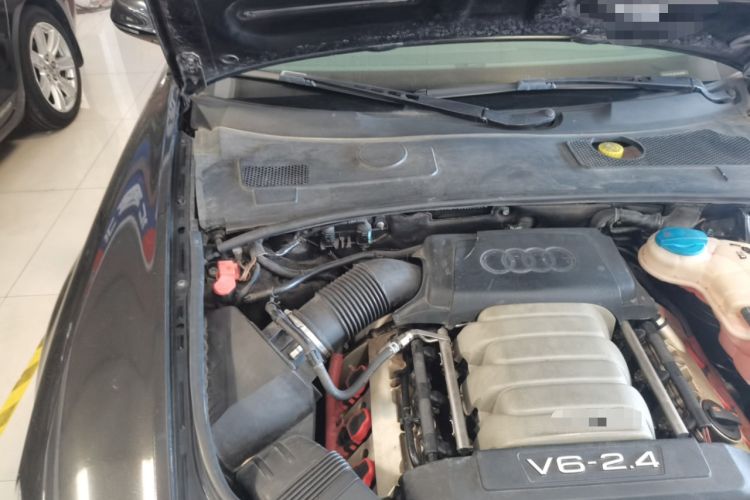 Used Audi A6L 2011 2.4L Comfort Edition Engine Bay Right