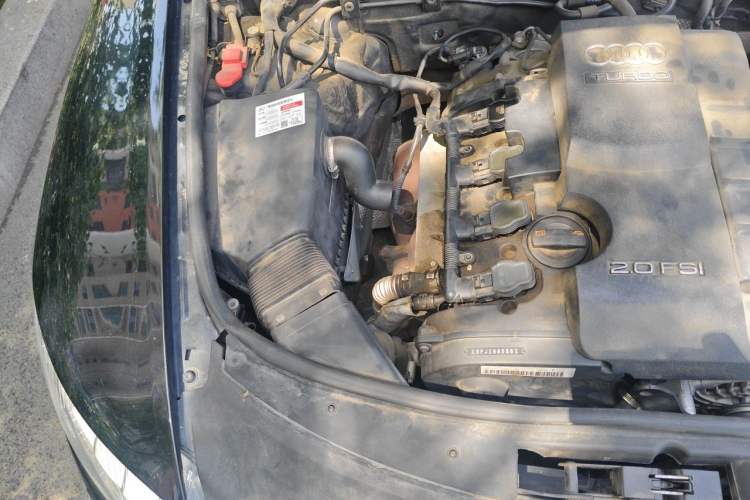 Used Audi A6L 2011 2.0 TFSI Automatic Standard Edition Engine Bay Right