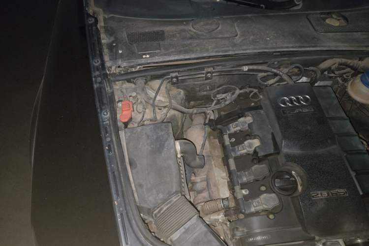 Used Audi A6L 2011 2.0 TFSI Automatic Standard Edition Engine Bay Right