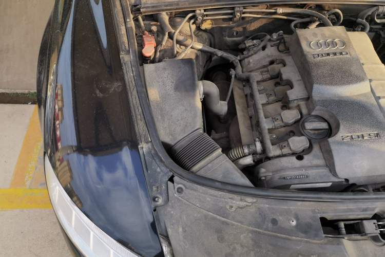Used Audi A6L 2011 2.0 TFSI Automatic Standard Edition Engine Bay Right