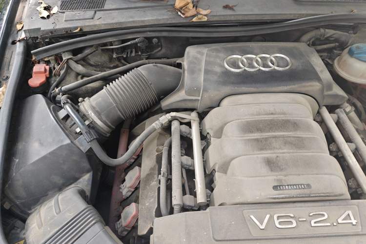 Used Audi A6L 2011 2.4L Comfort Edition Engine Bay Right