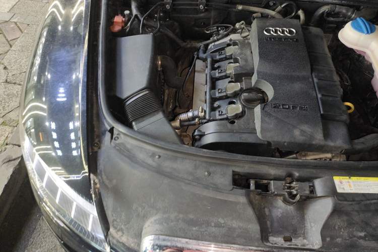 Used Audi A6L 2011 2.0 TFSI Automatic Standard Edition Engine Bay Right