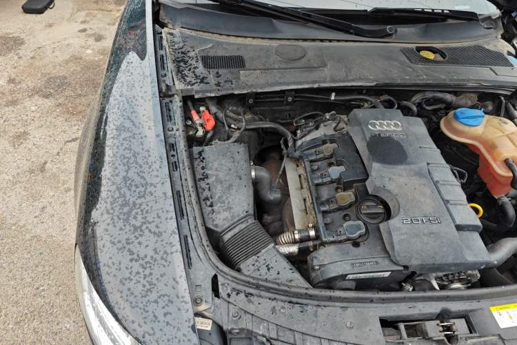 Used Audi A6L 2011 2.0 TFSI Automatic Standard Edition Engine Bay Right