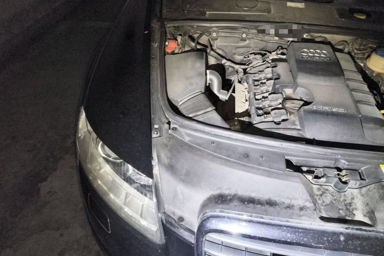 Used Audi A6L 2011 2.0 TFSI Automatic Standard Edition Engine Bay Right