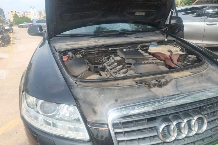 Used Audi A6L 2011 2.0 TFSI Automatic Standard Edition Engine Bay Right