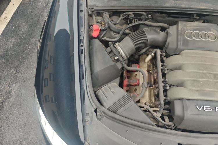 Used Audi A6L 2011 2.8 FSI Comfort Model Engine Bay Right