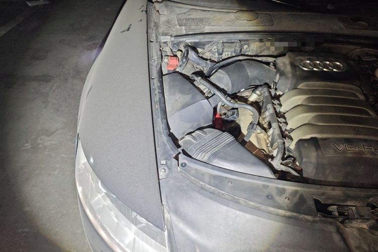 Used Audi A6L 2011 2.8 FSI Luxury Model Engine Bay Right