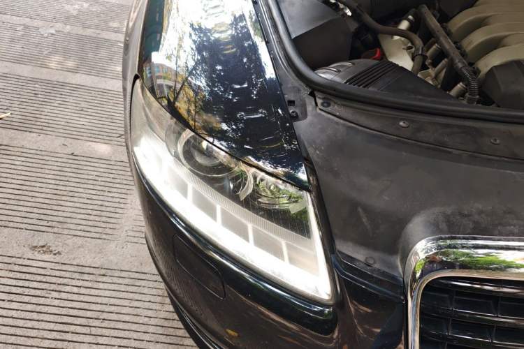 Used Audi A6L 2011 2.8 FSI Comfort Model Engine Bay Right