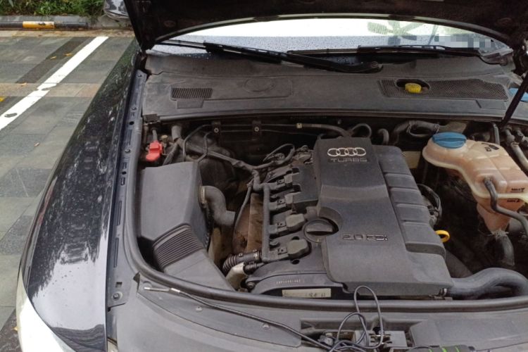 Used Audi A6L 2011 2.0 TFSI automatic Comfort trim Engine Bay Right