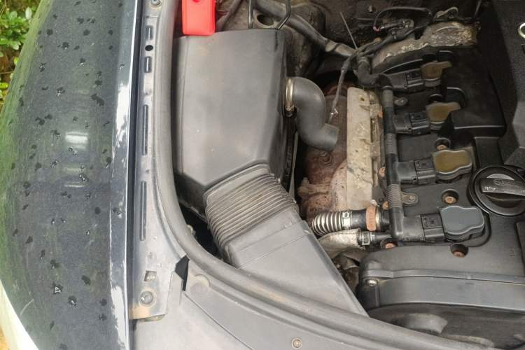 Used Audi A6L 2011 2.0 TFSI Automatic Standard Edition Engine Bay Right