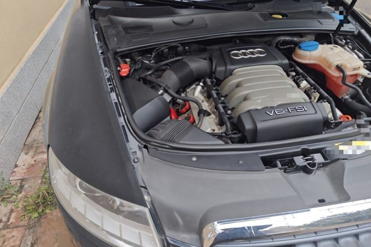 Used Audi A6L 2011 2.8 FSI Comfort Model Engine Bay Right