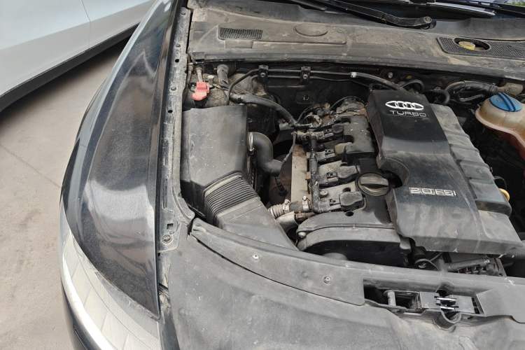 Used Audi A6L 2011 2.0 TFSI Automatic Standard Edition Engine Bay Right