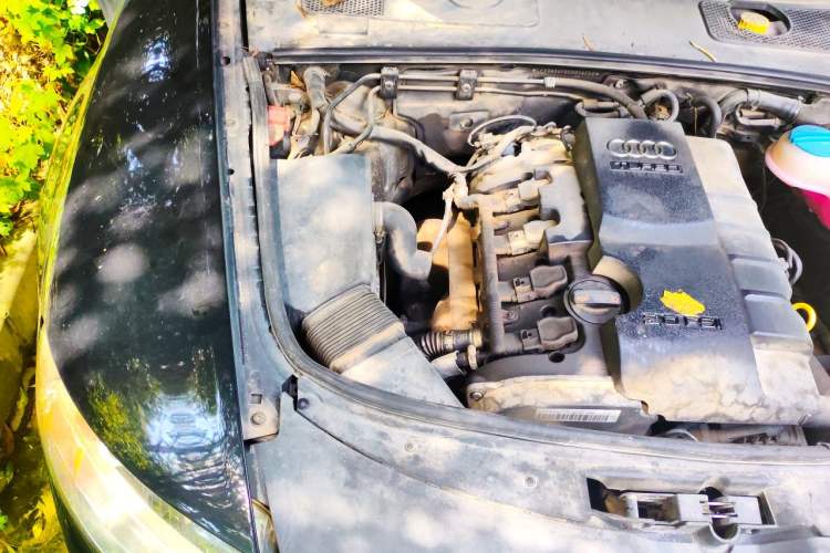 Used Audi A6L 2011 2.0 TFSI Automatic Standard Edition Engine Bay Right