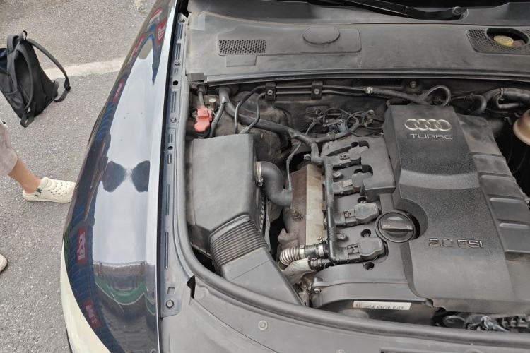 Used Audi A6L 2011 2.0 TFSI Automatic Standard Edition Engine Bay Right