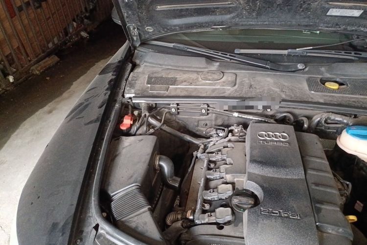 Used Audi A6L 2011 2.0 TFSI automatic Comfort trim Engine Bay Right